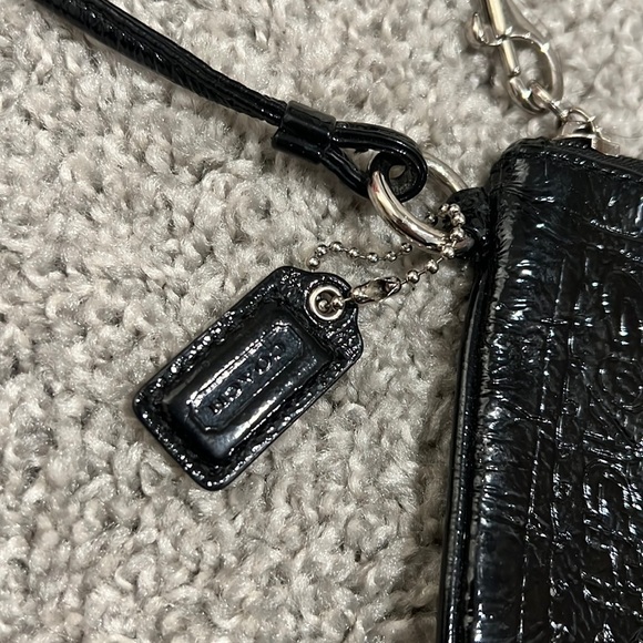 Coach “poppy” wristlet - Picture 4 of 6